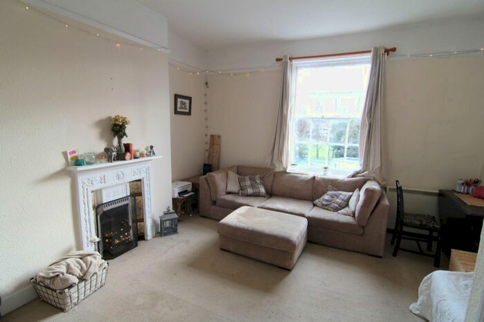 2 Bedroom Flat To Rent In London Road, Charlton Kings, Cheltenham GL52