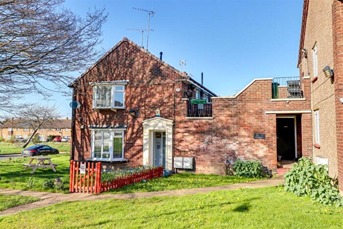 1 Bedroom Flat For Sale In Mendip Crescent, Westcliff-On-Sea, SS0