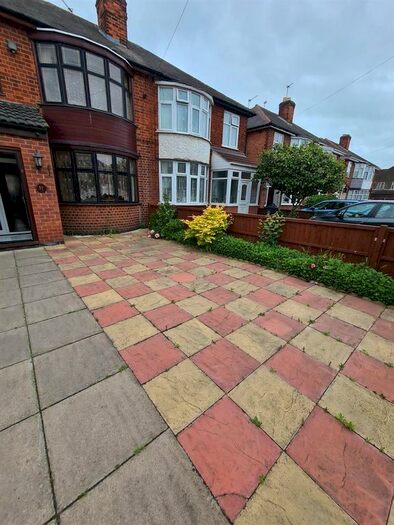 3 Bedroom Semi-Detached House To Rent In Harrogate Road, Leicester, LE4