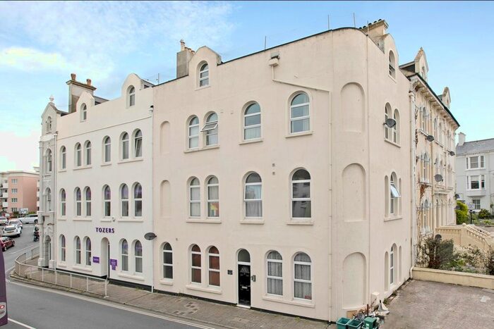 1 Bedroom Flat To Rent In Orchard Gardens, Teignmouth, Devon, TQ14