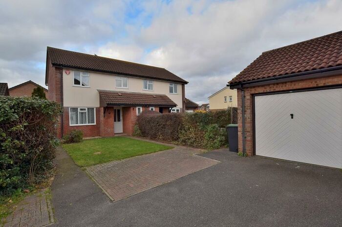 3 Bedroom Semi-Detached House To Rent In Foxglove Close, Hoburne Farm Estate, Highcliffe, Dorset., BH23