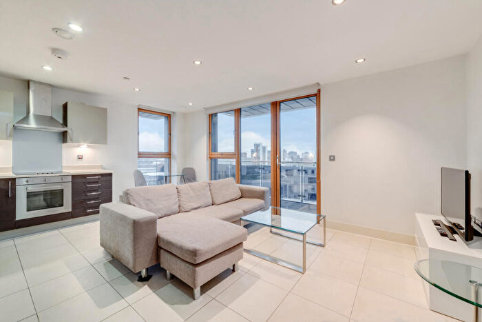 1 Bedroom Flat To Rent In Streamlight Tower, Province Square, E14