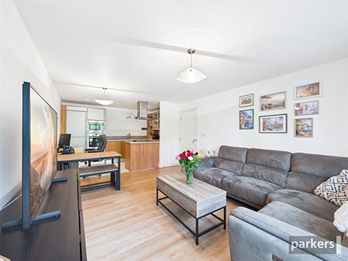 2 Bedroom Apartment For Sale In Luscinia View, Napier Road, Reading, Berkshire, RG1