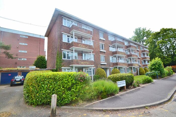 2 Bedroom Flat To Rent In Branksome, BH12