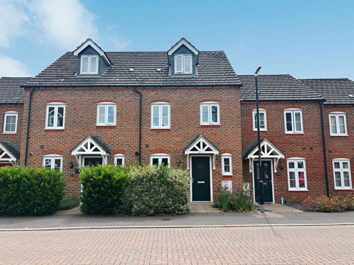 3 Bedroom Town House For Sale In Brampton Field, Ditton, Aylesford, ME20
