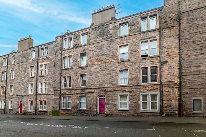 1 Bedroom Flat To Rent In Lyne Street, Abbeyhill, Edinburgh, EH7