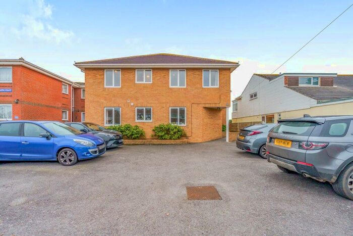 2 Bedroom Apartment To Rent In Southwood Road, Hayling Island Beach, PO11