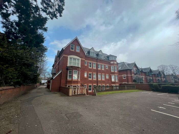 2 Bedroom Flat To Rent In Chestnut Court, Leamington Spa, CV32