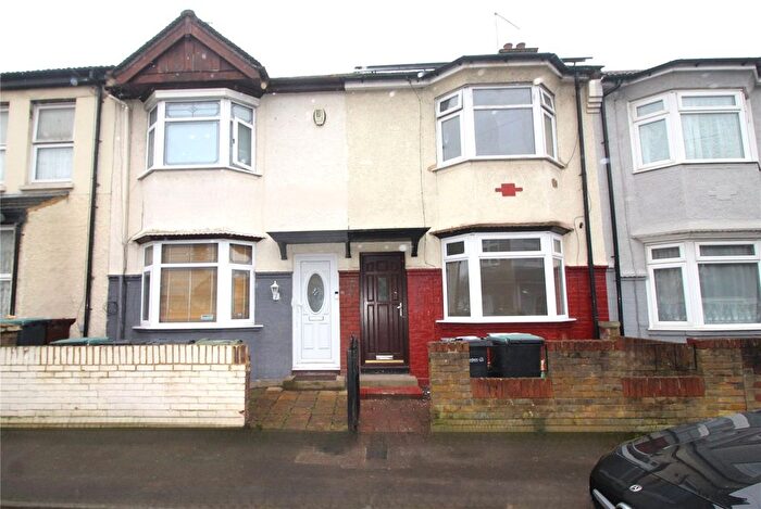 3 Bedroom Terraced House To Rent In Napier Road, Northfleet, Gravesend, Kent, DA11