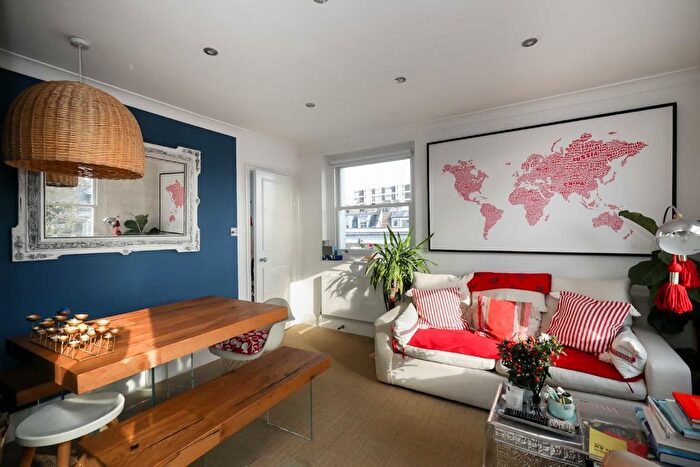 1 Bedroom Flat To Rent In Blenheim Crescent, North Kensington, W11