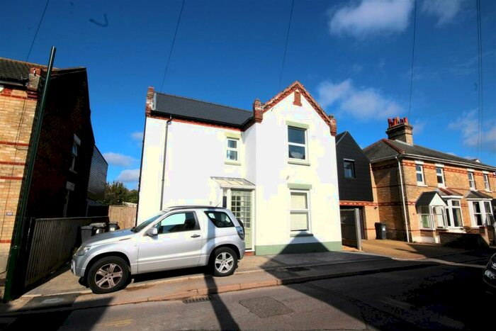 2 Bedroom Flat To Rent In Stourfield Road, Southbourne, Bournemouth, BH5