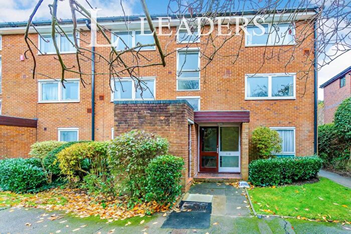 1 Bedroom Flat To Rent In Woodcroft Flats, Chepstow Road, Croydon, CR0