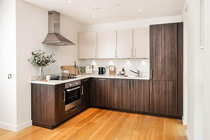 2 Bedroom Apartment To Rent In Slate Yard - Bed, M3