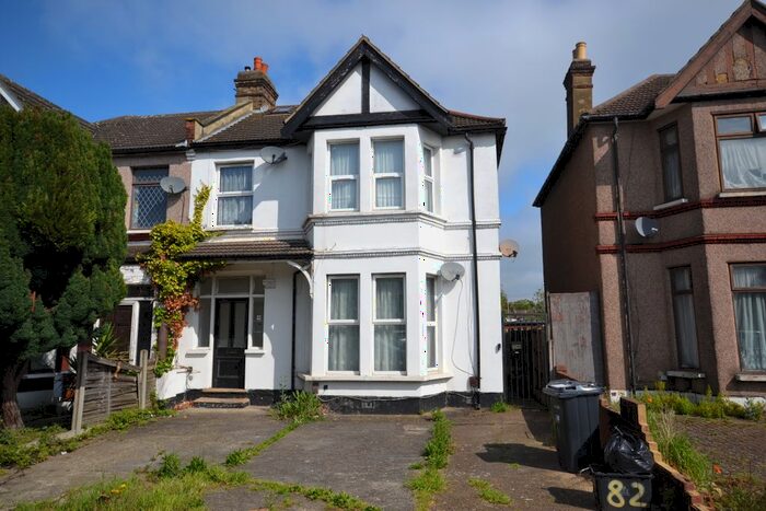 1 Bedroom Studio To Rent In Ashgrove Road, Ilford, IG3