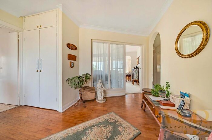 2 Bedroom Detached Bungalow For Sale In Old Fort Road, Shoreham-By-Sea, BN43