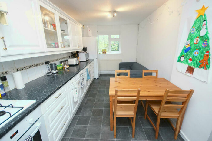 4 Bedroom Maisonette To Rent In Hungerford Road, Camden, N7