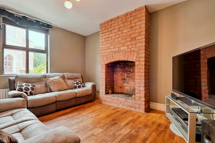 3 Bedroom Terraced House For Sale In Albert Road, Hinckley, Leicestershire, LE10