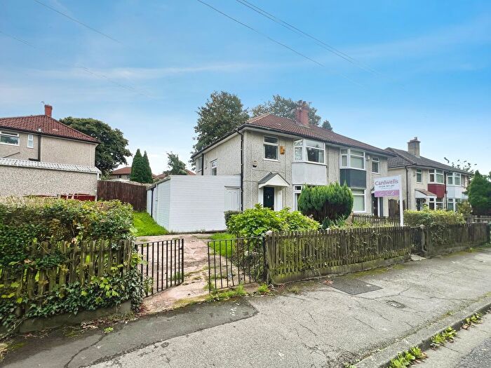 3 Bedroom Semi-Detached House For Sale In Waggon Road, Breightmet, BL2