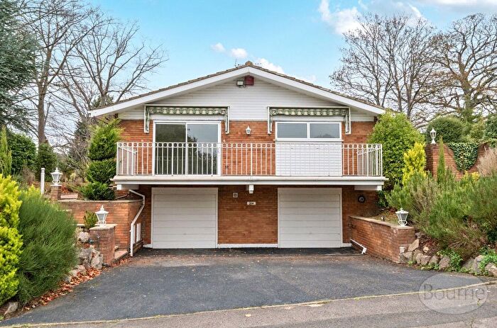 4 Bedroom Bungalow To Rent In Haymeads Drive, Esher, Surrey, KT10