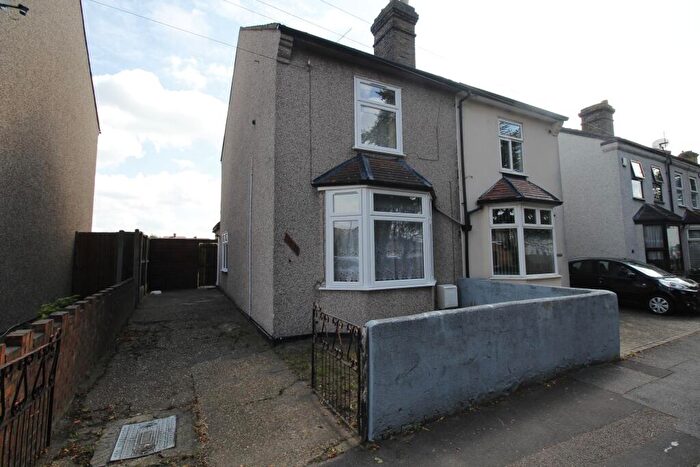2 Bedroom Semi Detached House To Rent In Melville Road, Rainham, RM13