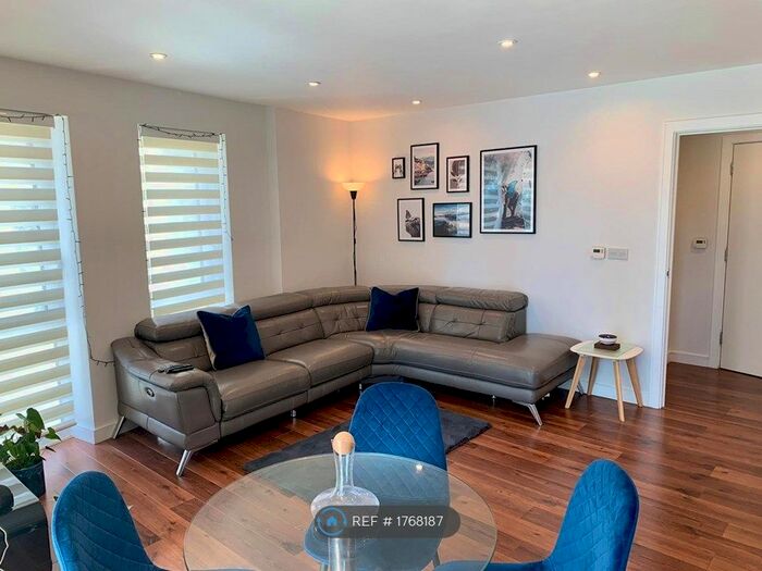 2 Bedroom Flat To Rent In Avon House, London, SW18