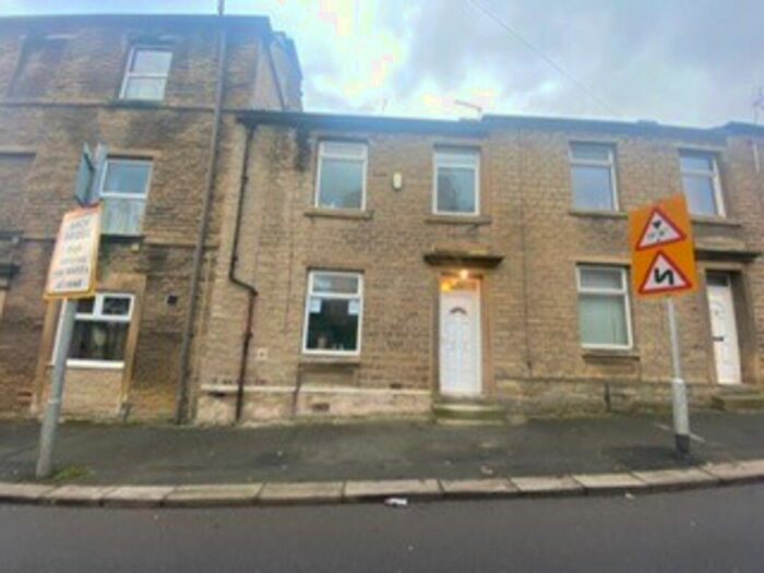 3 Bedroom Terraced House To Rent In Swan Lane, Lockwood, Huddersfield, HD1