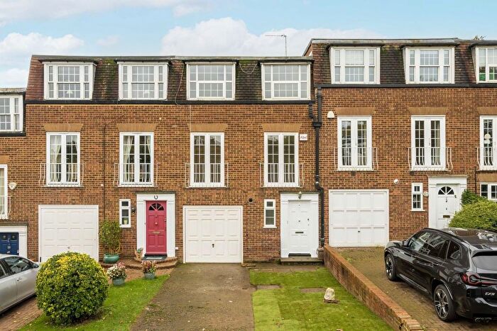 4 Bedroom Property To Rent In Newstead Way, Wimbledon, SW19