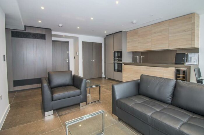 1 Bedroom Apartment To Rent In Chronicle Tower, Lexicon, B City Road, Islington, Angel, London, EC1V