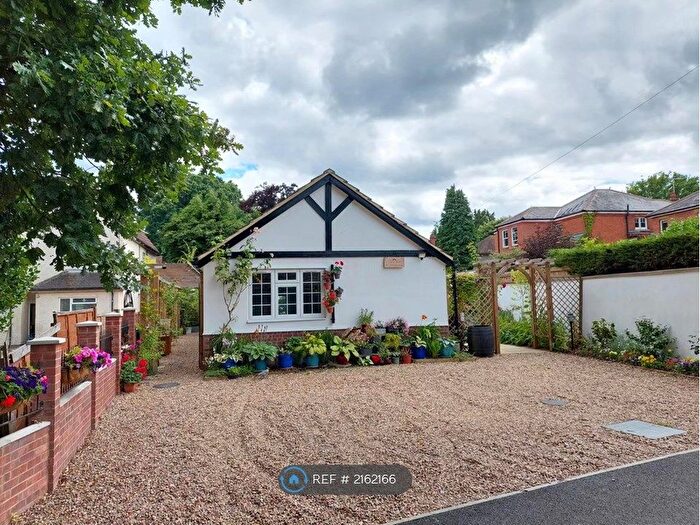 1 Bedroom Bungalow To Rent In The Avenue, Camberley, GU15