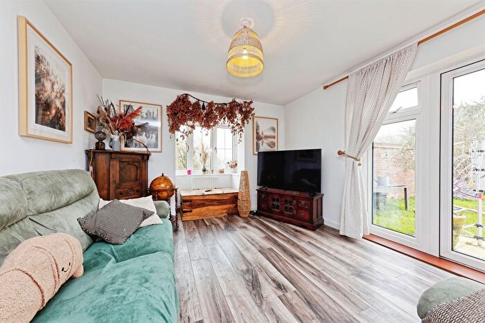 4 Bedroom Detached House For Sale In Marconi Crescent, Teynham, Sittingbourne, ME9