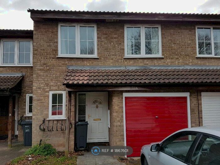 4 Bedroom Terraced House To Rent In Brackendale Close, Hounslow, TW3