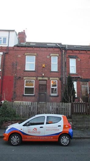Terraced House To Rent In Sandhurst Avenue, Leeds, LS8
