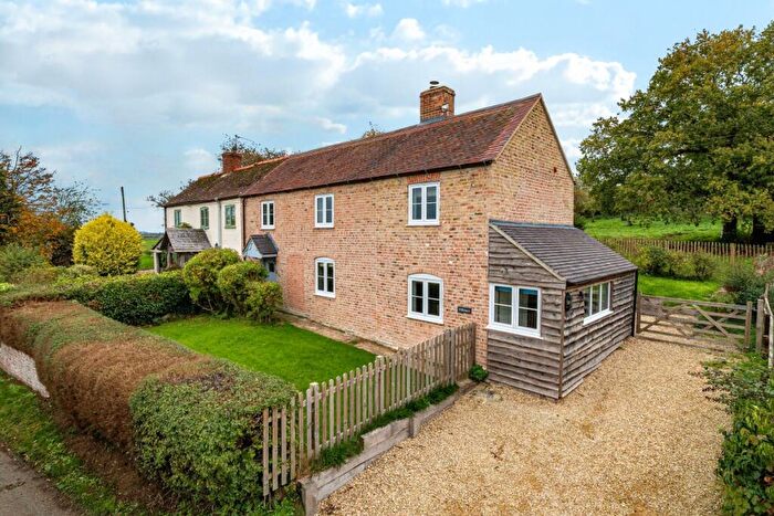 2 Bedroom Cottage To Rent In Overton Lane Gloucester, GL2