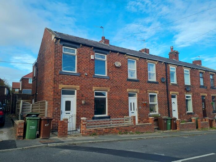 2 Bedroom Property To Rent In Upper Lane, Netherton, Wakefield, WF4
