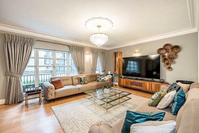 5 Bedroom Terraced House To Rent In Brick Street, Mayfair, W1J