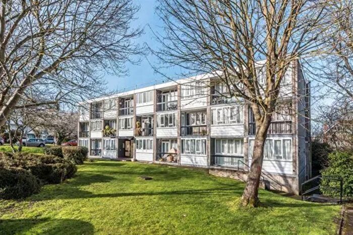 Studio To Rent In Ashbourne Court, Ashbourne Close, Woodside Park, N12