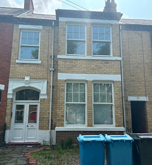 2 Bedroom Flat To Rent In Westbourne Avenue, Princes Avenue, Hull, Yorkshire, HU5
