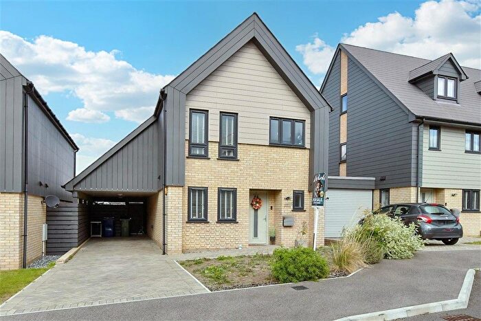 3 Bedroom Detached House For Sale In Commodores Close, Minster-On-Sea, Sheerness, Kent, ME12