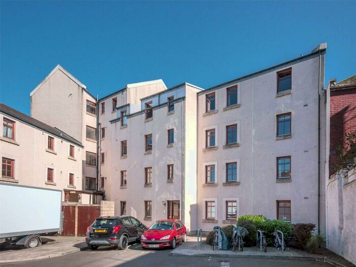 2 Bedroom Flat To Rent In East Cromwell Street, Edinburgh, EH6