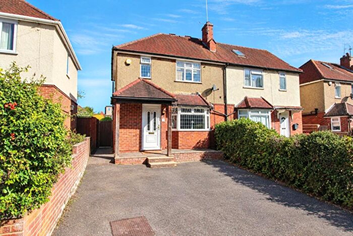 3 Bedroom Semi Detached House For Sale In Thicket Road, Tilehurst, Reading, RG30