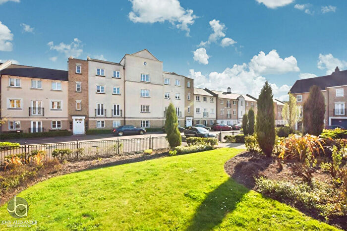 2 Bedroom Flat For Sale In Propelair Way, Braiswick Park, Colchester, CO4