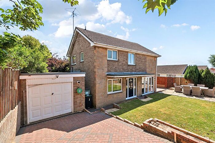 3 Bedroom Semi-Detached House For Sale In School Close, Chickerell, Weymouth, DT3