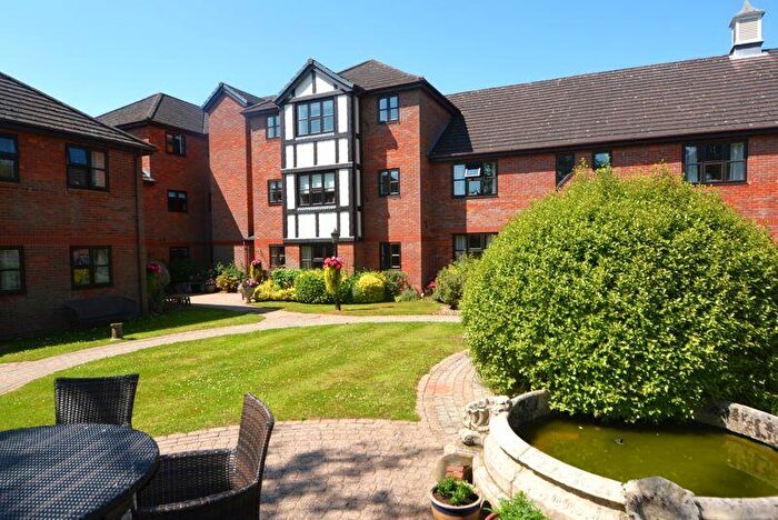 1 Bedroom Flat For Sale In Maxwell Road, Beaconsfield, HP9