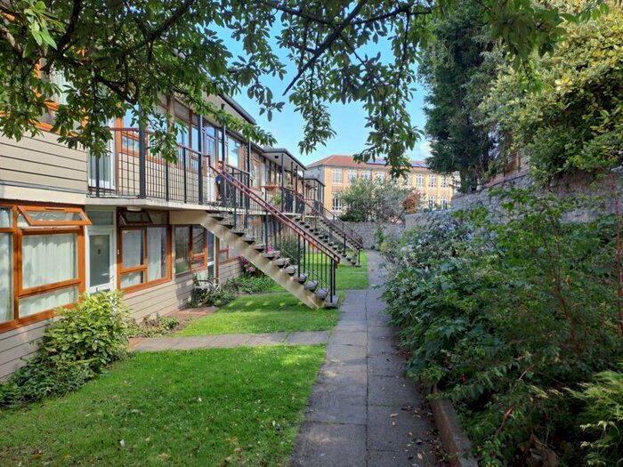 2 Bedroom Flat To Rent In Cotham Road, Bristol, BS6