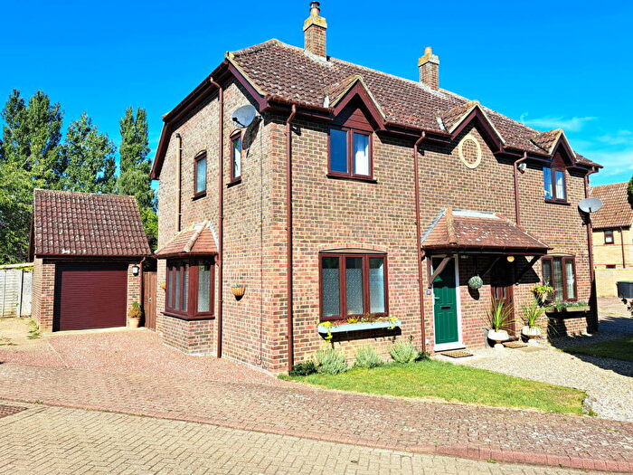 3 Bedroom Semi-Detached House For Sale In The Grange, Lower Caldecote, Biggleswade, Bedfordshire, SG18