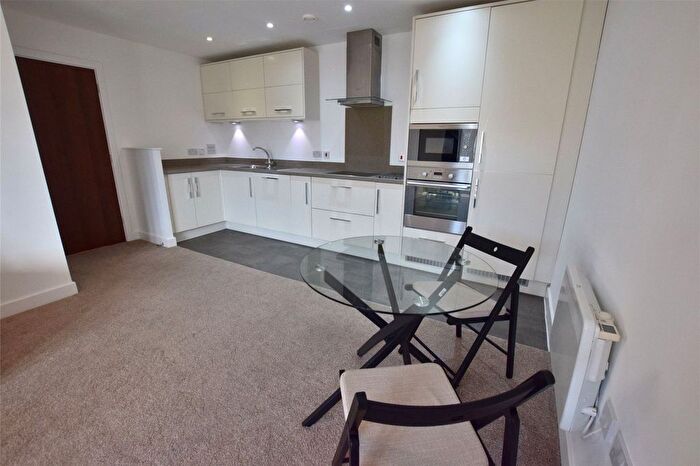 2 Bedroom Flat To Rent In Worsdell Drive, Gateshead, NE8