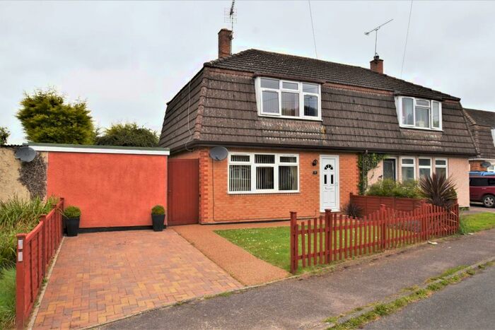 3 Bedroom Semi-Detached House To Rent In Queensway, Tiverton, Devon, EX16