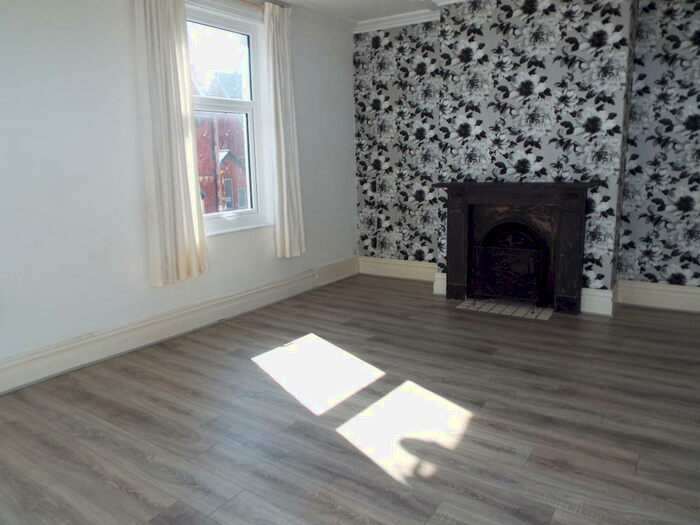 4 Bedroom House To Rent In Princes Street, Rhyl, LL18