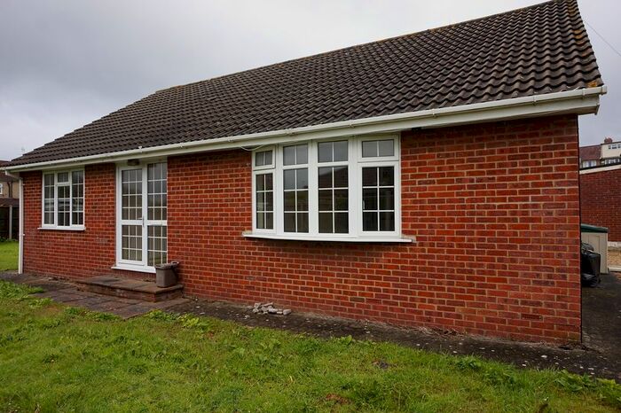 3 Bedroom Bungalow To Rent In Avalon Lane, Bristol, BS5