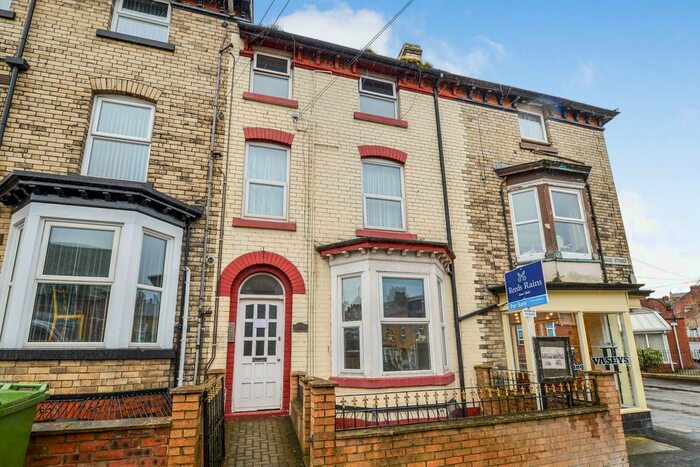 1 Bedroom Flat To Rent In Norwood Street, Scarborough, North Yorkshire, YO12